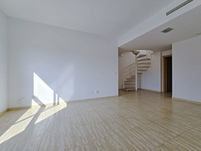 Image No.8-3 Bed Duplex for sale