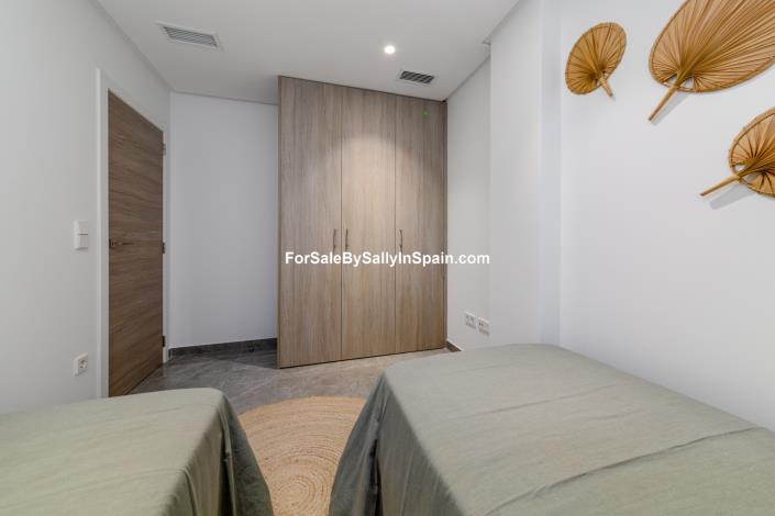 Image No.8-2 Bed Apartment for sale