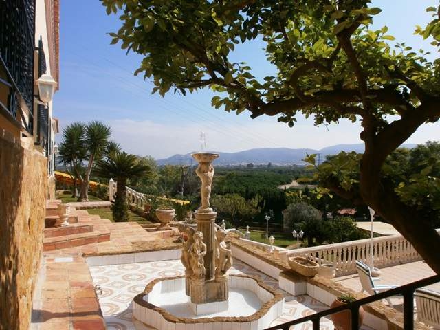 Image No.9-7 Bed Villa for sale