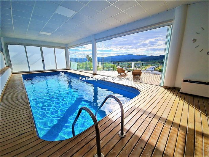 Image No.3-4 Bed Villa for sale