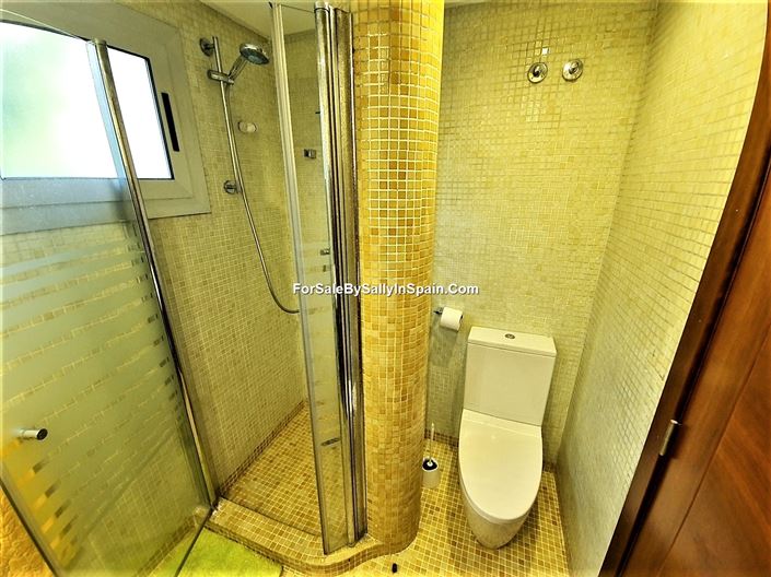 Image No.32-4 Bed Villa for sale