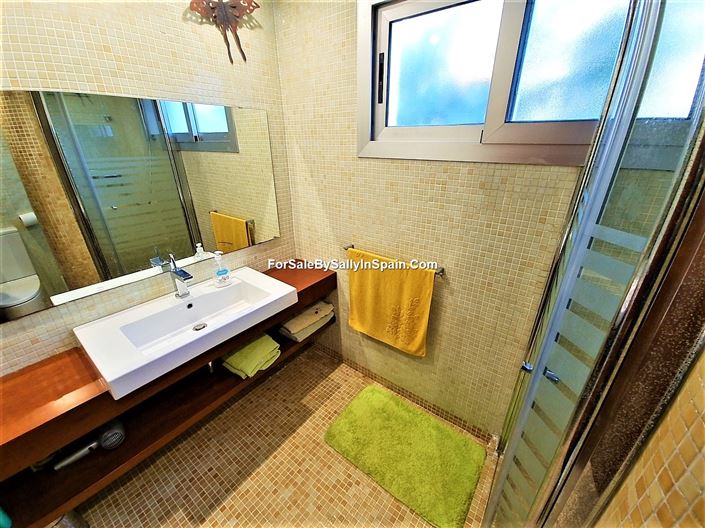 Image No.33-4 Bed Villa for sale