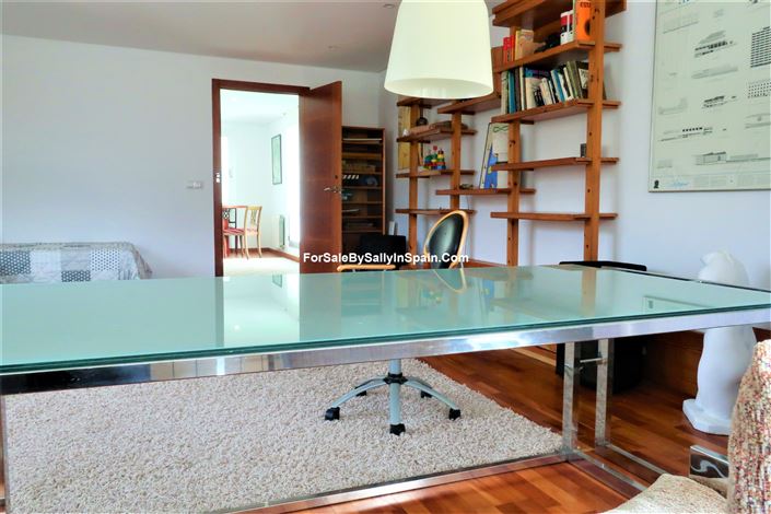 Image No.45-4 Bed Villa for sale