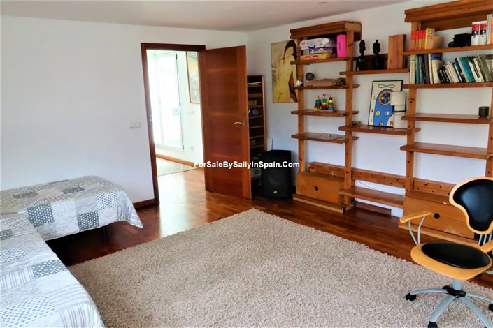 Image No.46-4 Bed Villa for sale