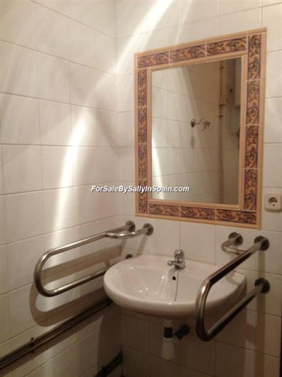 Image No.37-22 Bed Villa for sale