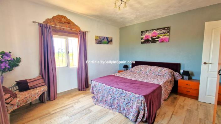 Image No.43-4 Bed Villa for sale