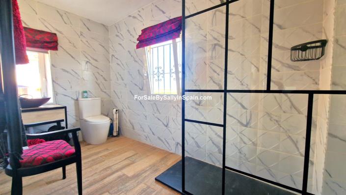 Image No.44-4 Bed Villa for sale