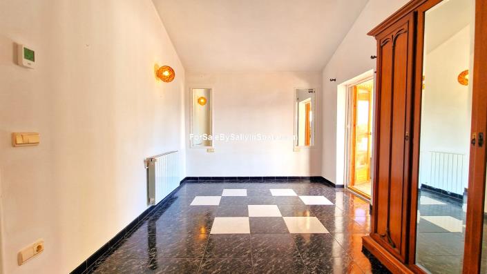 Image No.24-5 Bed Villa for sale