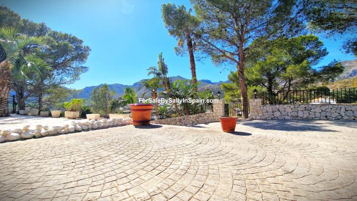 Image No.12-3 Bed Villa for sale