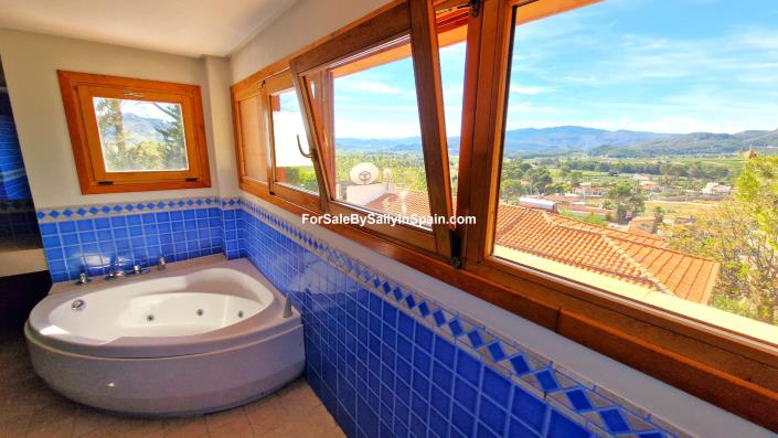 Image No.35-3 Bed Villa for sale