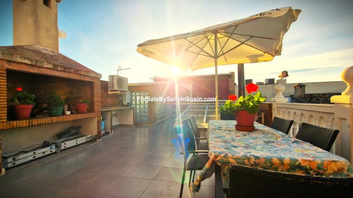 Image No.12-5 Bed Townhouse for sale