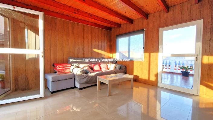 Image No.52-5 Bed Townhouse for sale