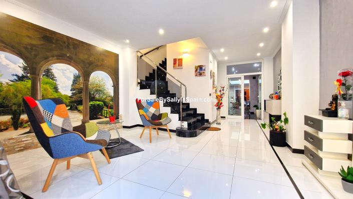 Image No.3-5 Bed Townhouse for sale