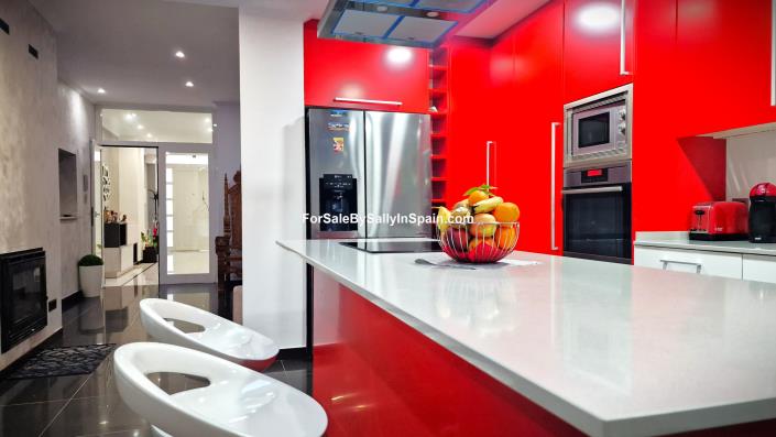 Image No.24-5 Bed Townhouse for sale