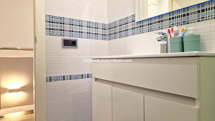 Image No.34-5 Bed Townhouse for sale