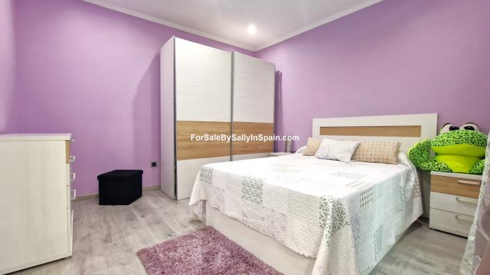 Image No.45-5 Bed Townhouse for sale