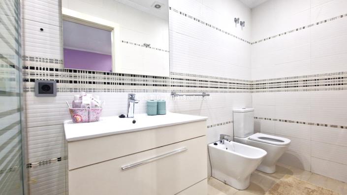 Image No.46-5 Bed Townhouse for sale