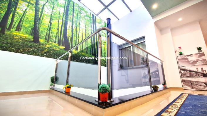 Image No.44-5 Bed Townhouse for sale