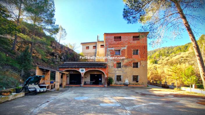 Image No.5-8 Bed Finca for sale