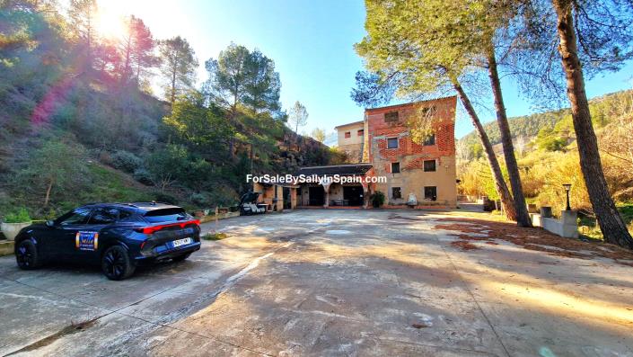 Image No.20-8 Bed Finca for sale