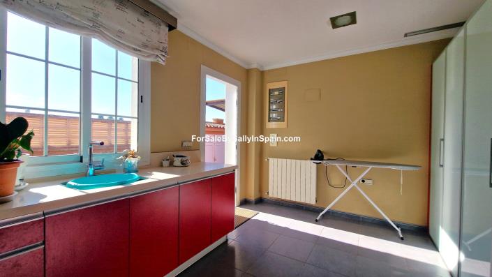 Image No.25-6 Bed Villa for sale