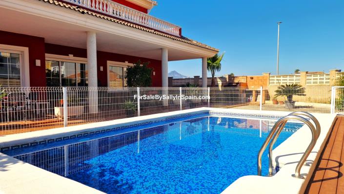 Image No.7-6 Bed Villa for sale