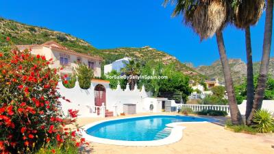 5 Bed Villa for sale