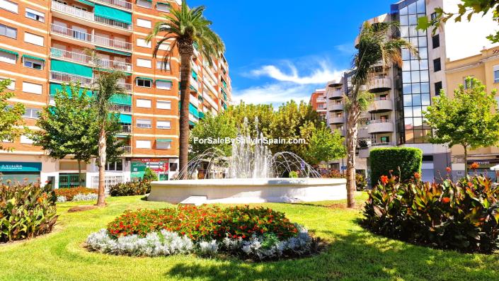 Image No.57-5 Bed Villa for sale