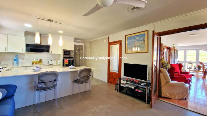 Image No.37-4 Bed Villa for sale