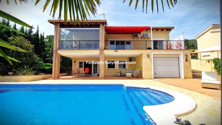 Image No.53-4 Bed Chalet for sale