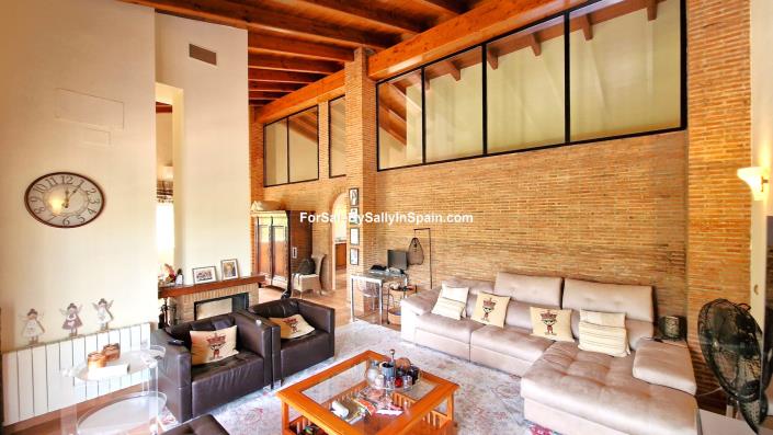 Image No.22-4 Bed Chalet for sale