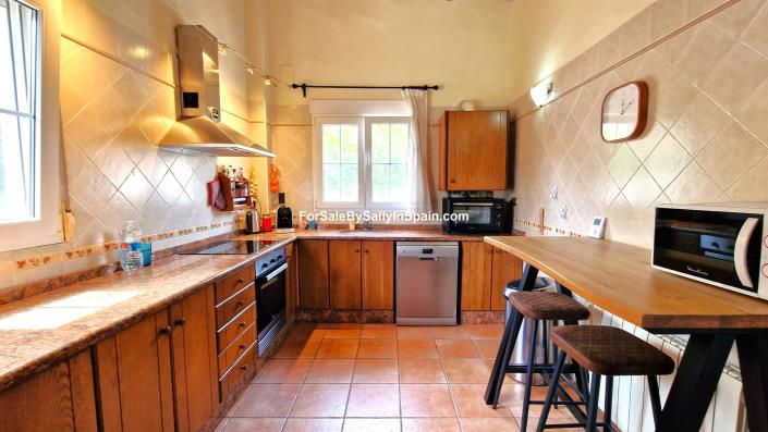 Image No.28-4 Bed Chalet for sale