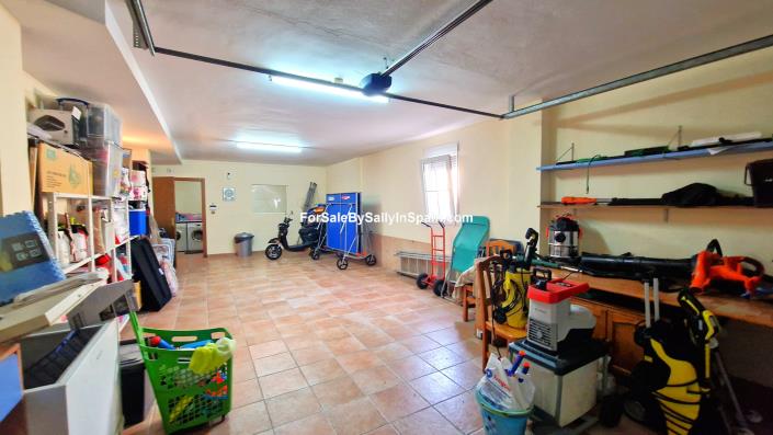 Image No.47-4 Bed Chalet for sale