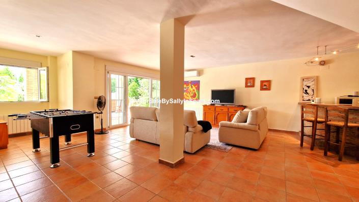 Image No.41-4 Bed Chalet for sale