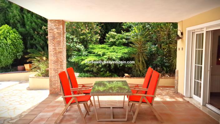 Image No.11-4 Bed Chalet for sale