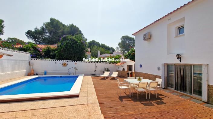 Image No.58-5 Bed Villa for sale