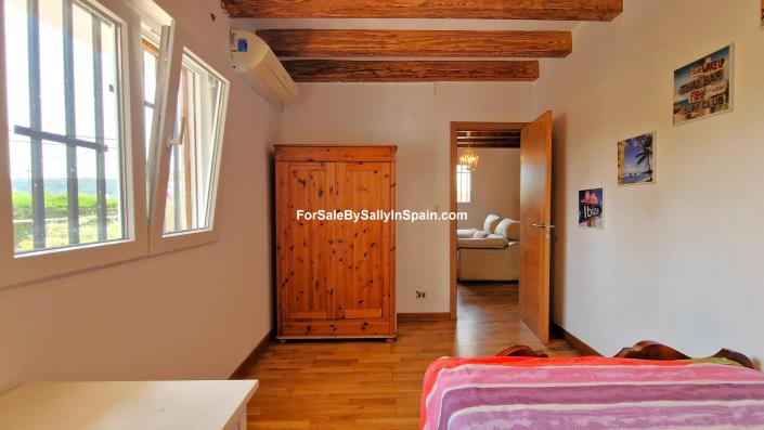 Image No.25-5 Bed Villa for sale