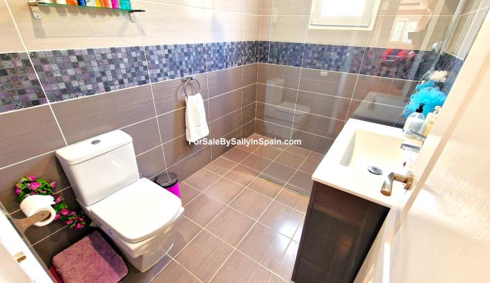 Image No.45-5 Bed Villa for sale