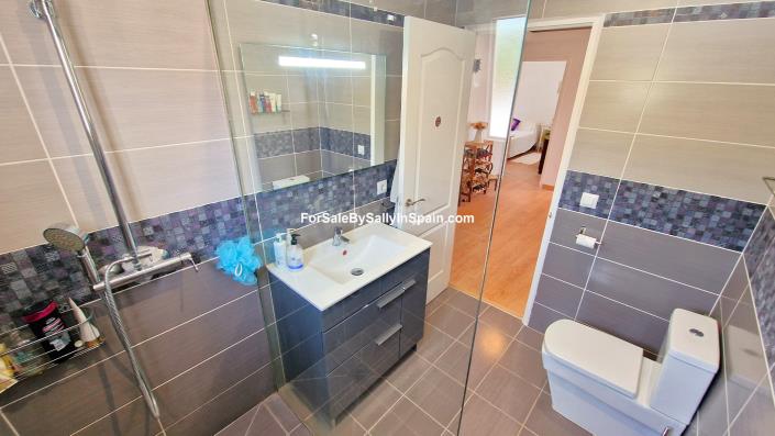 Image No.46-5 Bed Villa for sale