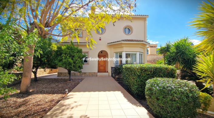 Image No.6-5 Bed Villa for sale