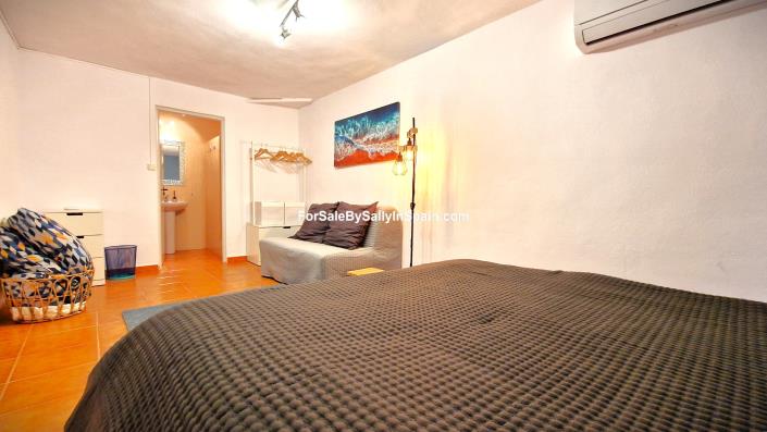 Image No.47-5 Bed Villa for sale