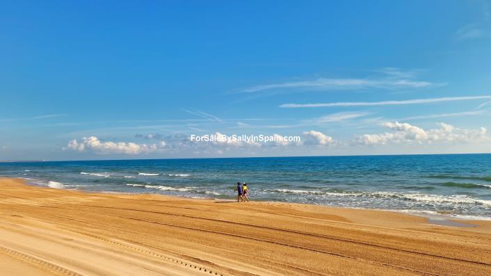 Image No.30-3 Bed Apartment for sale