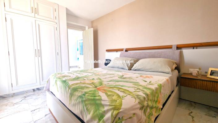 Image No.20-3 Bed Apartment for sale