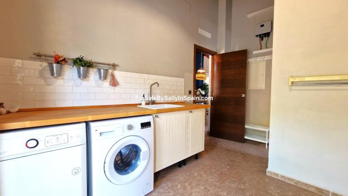 Image No.47-3 Bed Villa for sale