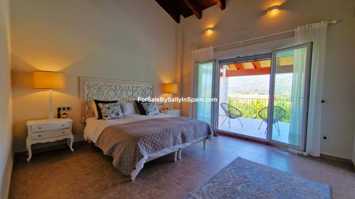 Image No.31-3 Bed Villa for sale