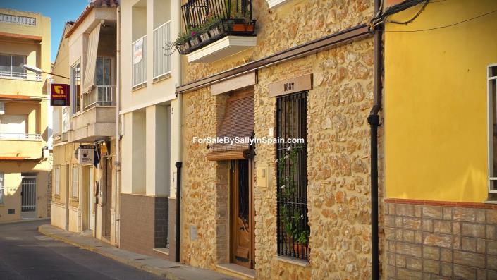 Image No.38-4 Bed Townhouse for sale