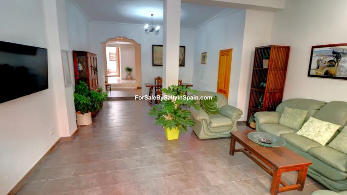 Image No.7-4 Bed Townhouse for sale