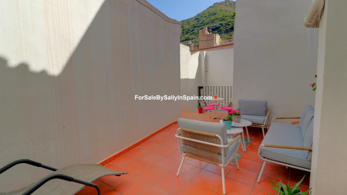 Image No.14-4 Bed Townhouse for sale