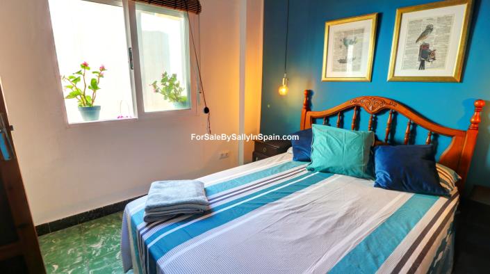 Image No.24-4 Bed Townhouse for sale