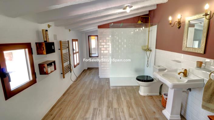 Image No.31-4 Bed Townhouse for sale